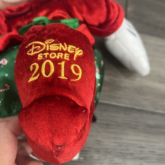 Disney Store 2019 Minnie Mouse Christmas Holiday Plush - Picture 3 of 9